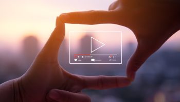 تبلیغات ویدیویی چیست؛ آینده، انواع و ترند ها